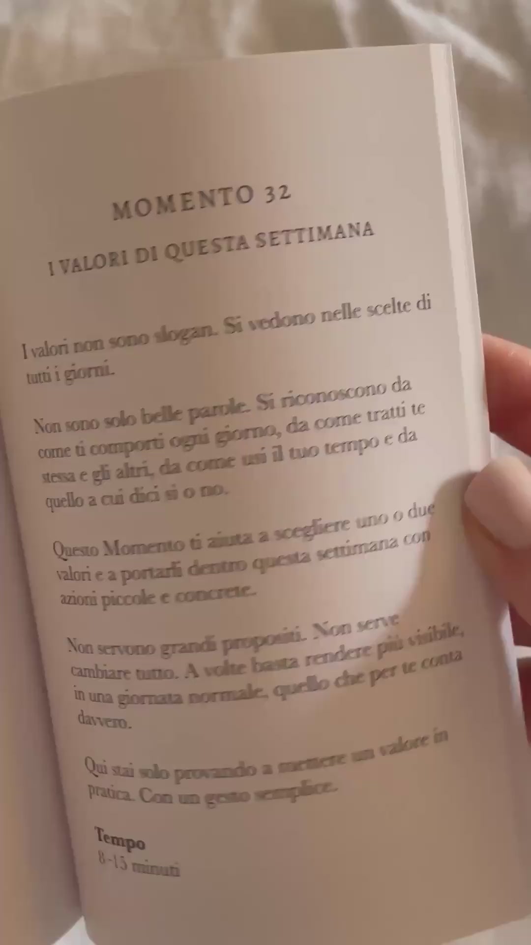Video che illustra le pagine interne del libro Una Pagina alla volta